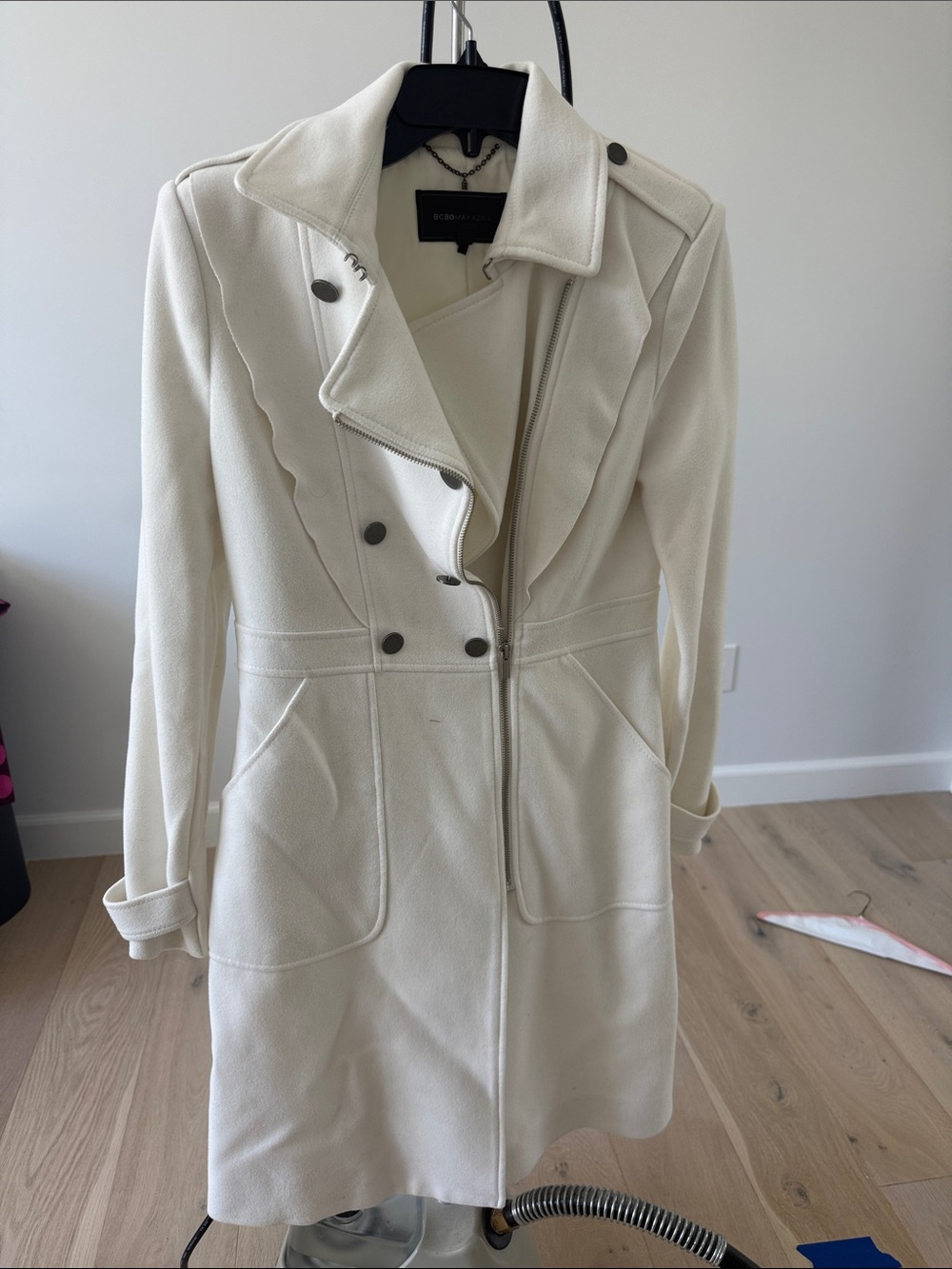 BCBGMaxAzria Cream Double-Breasted Trench Coat with Asymmetrical Zip